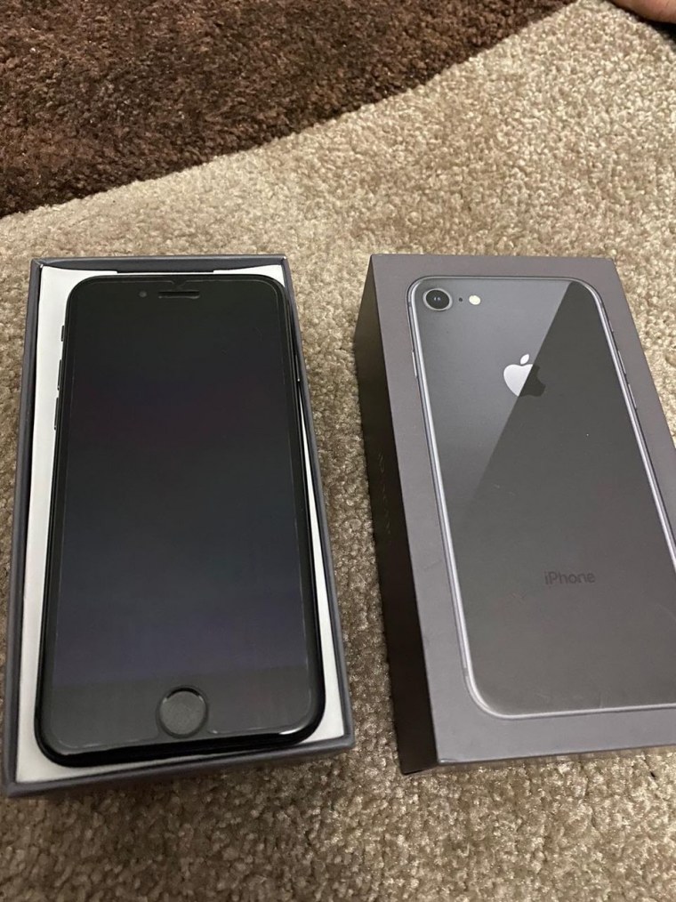 Айфон 8 Блэк 64