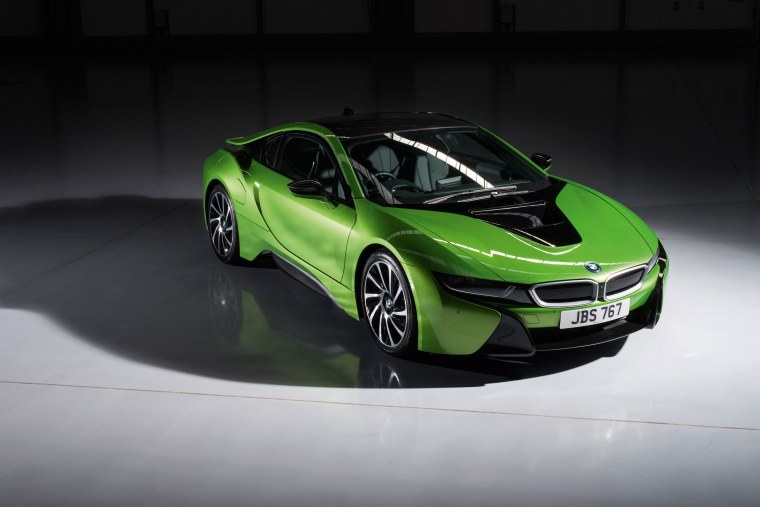 BMW i8 зеленая