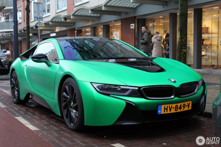 BMW i8 бирюзовая