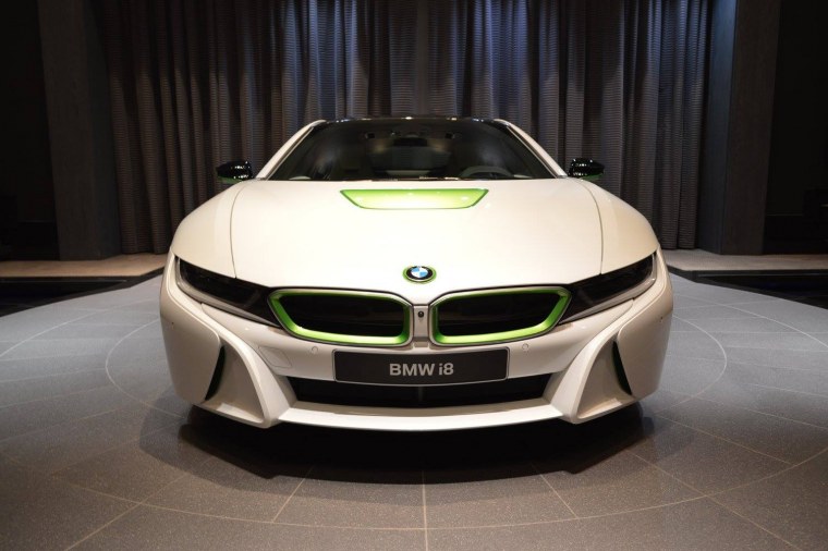 BMW i8 в дождь