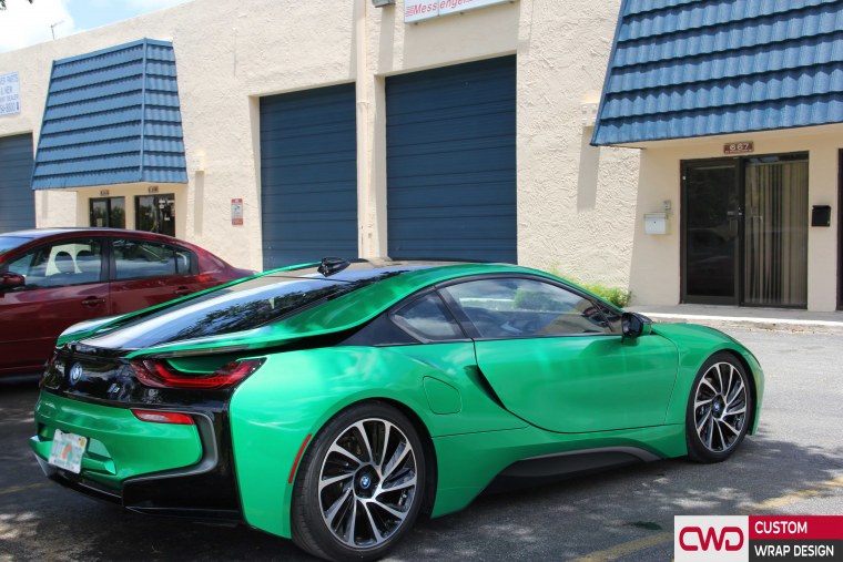 БМВ ай 8 зеленая