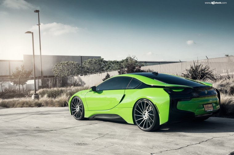 BMW i8 салатовая