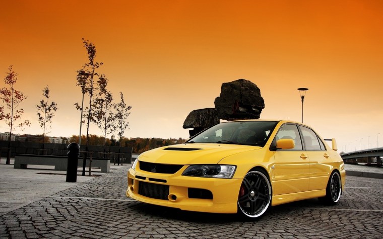 Mitsubishi Evolution 9 белый