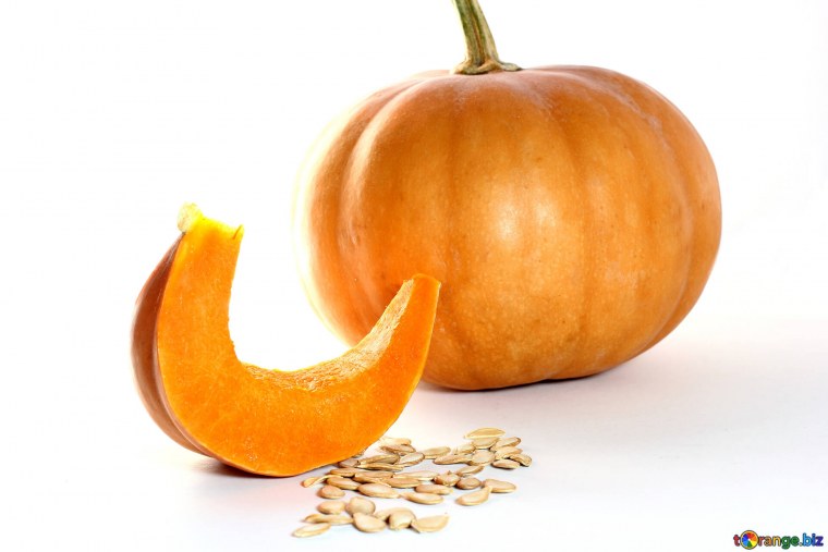 Тыква на белом фоне