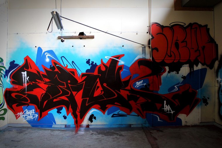 Граффити красно черное