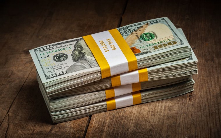 Пачка долларов