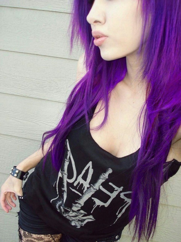 Фиолетовая дымовая шашка