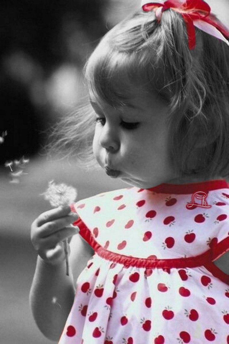 Смешные маленькие девочки