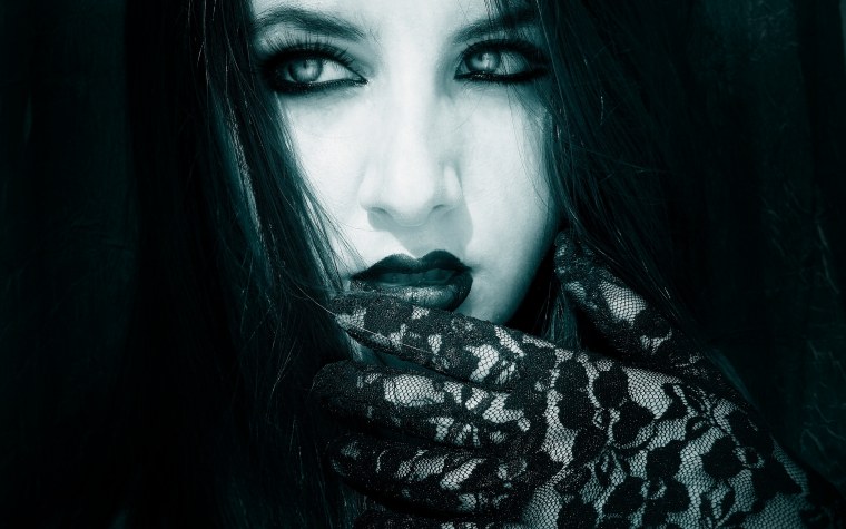 Страшные картинки на аву для девушек