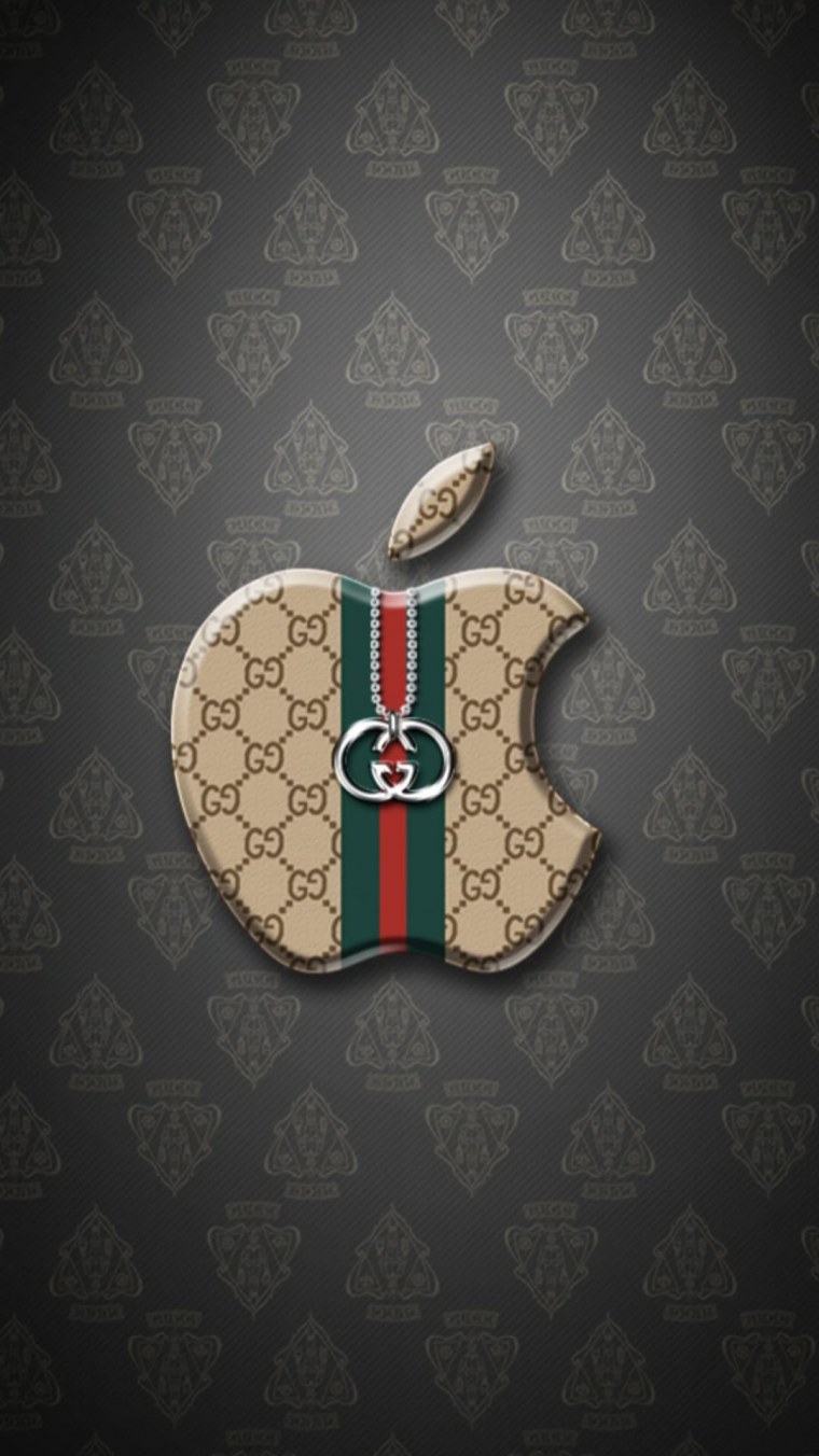 Фото девушек с логотипом Gucci