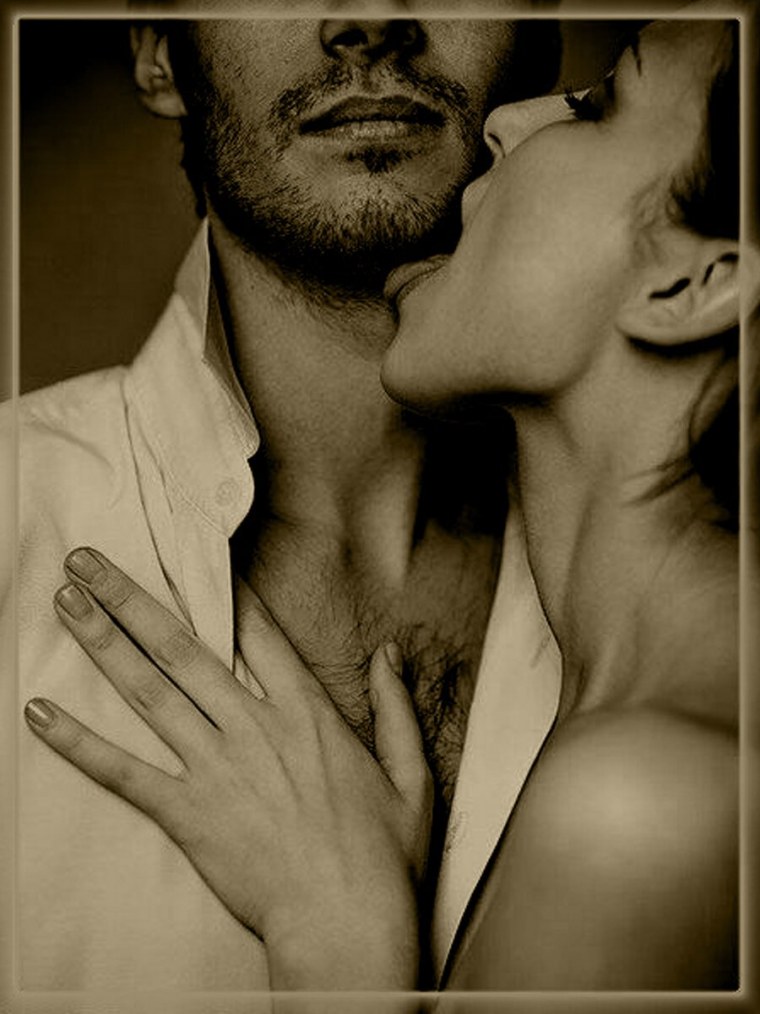 Языком по щеке