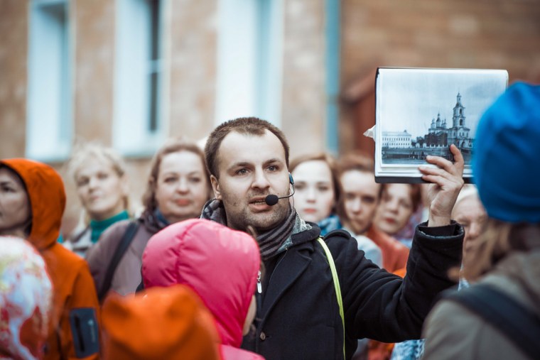 Михаил Громов экскурсовод