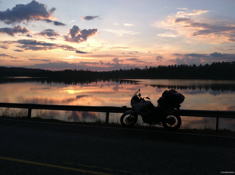 Человек на скутере