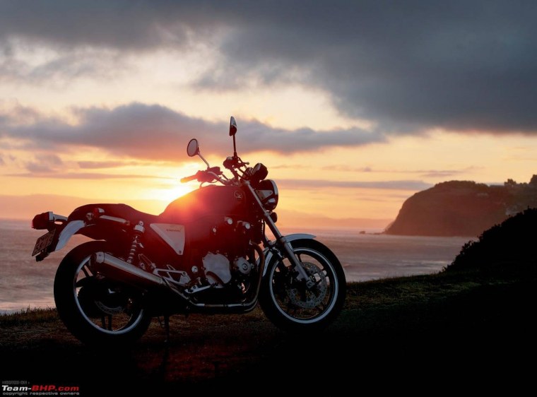 Мотоцикл на закате