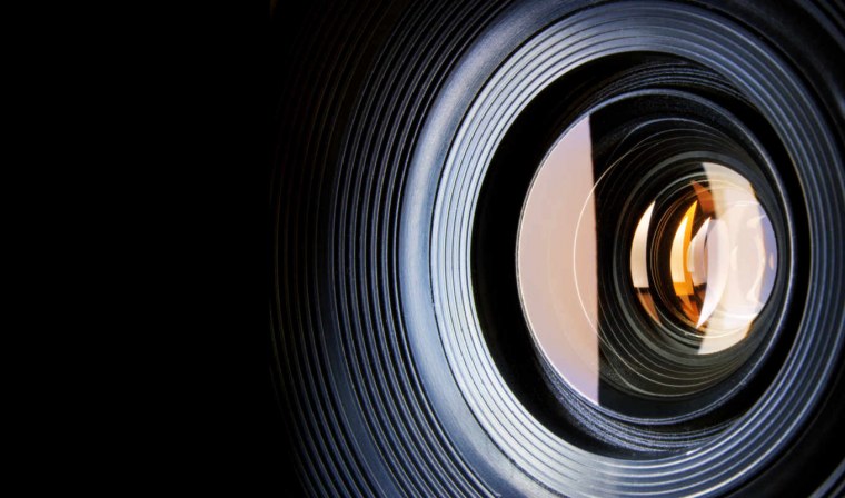 Обои на айфон с челкой