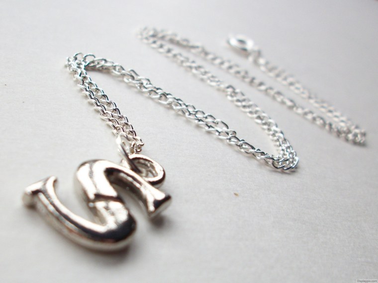 Красивые золотые буквы