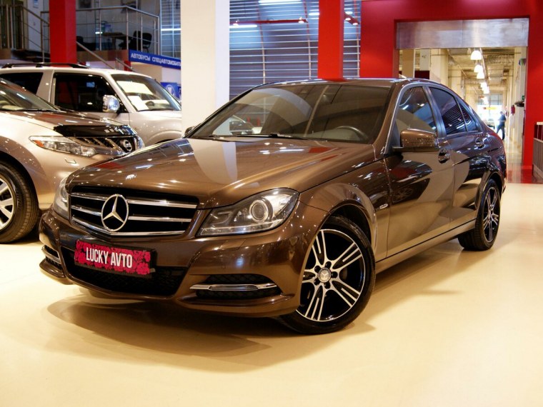 Мерседес-Бенц с180 коричневый