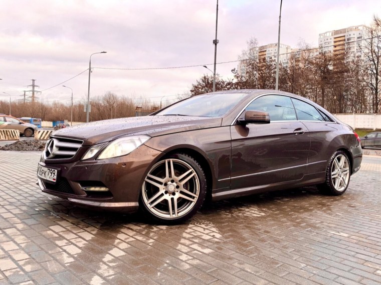 Mercedes w212 коричневый