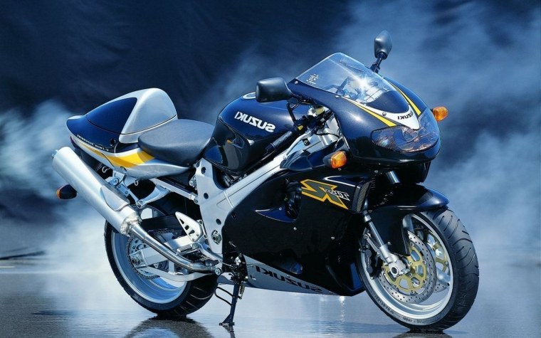 Suzuki GSX R 600 обои
