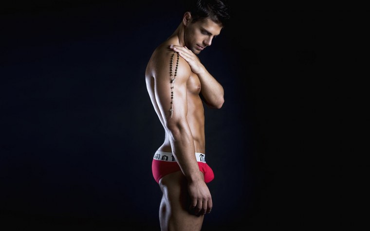 Красивое тело мужчины