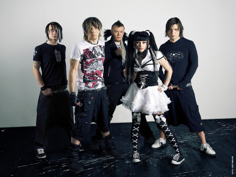 Череп на черном фоне