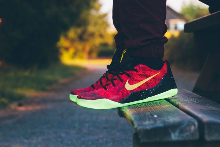 Нарисовать кроссовки найк