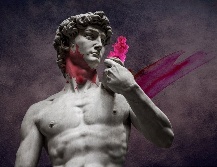 Скульптура на черном фоне