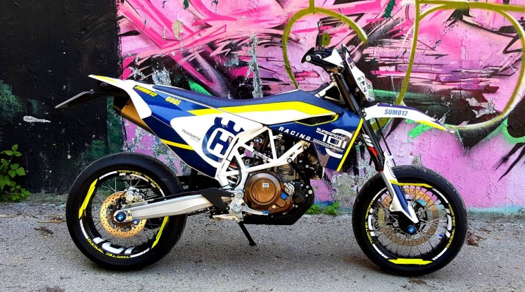 Прыжок на мотоцикле