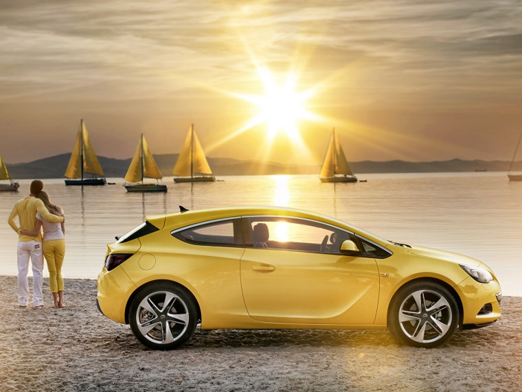 Opel Astra GTC 2012
