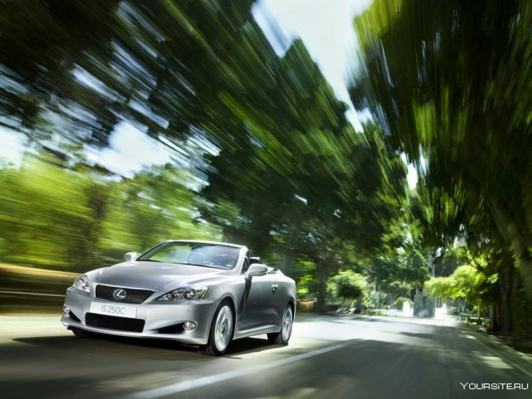 Автомобиль в движении