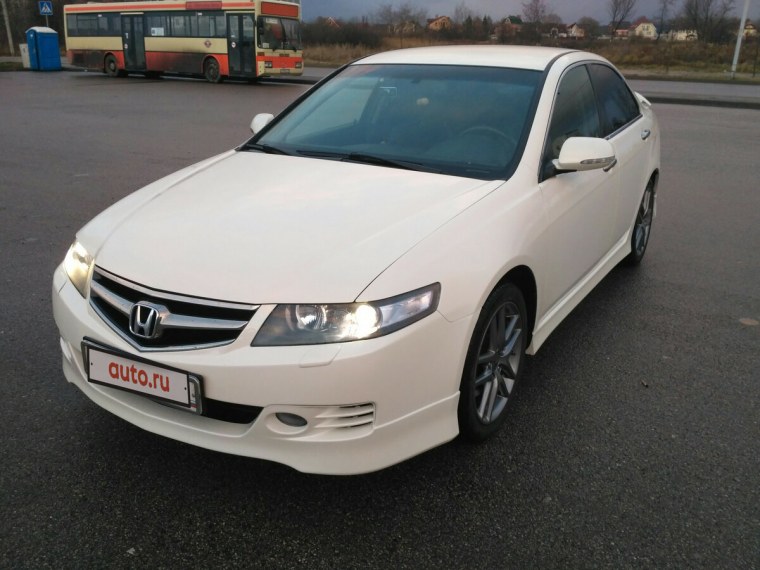Машина Хонда Аккорд 2008