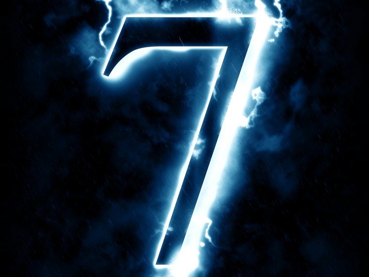 Цифра 7 в огне