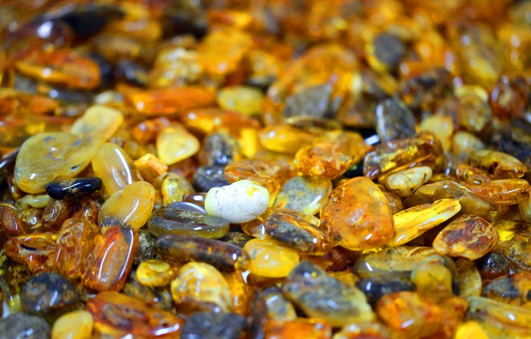 Оранжевые стеклянные шары