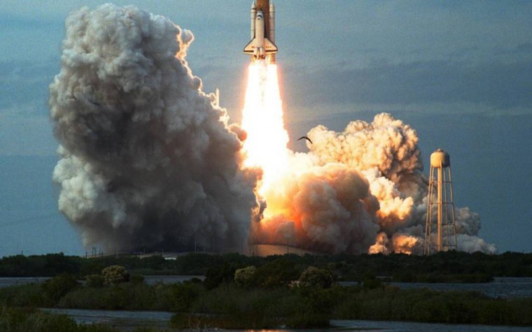 Ракета в космосе