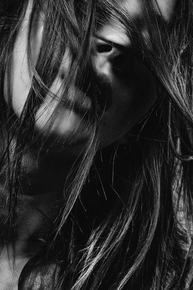 Черно белые картинки девушек