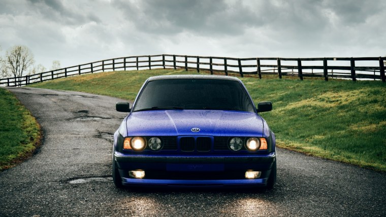 BMW e34 Blue