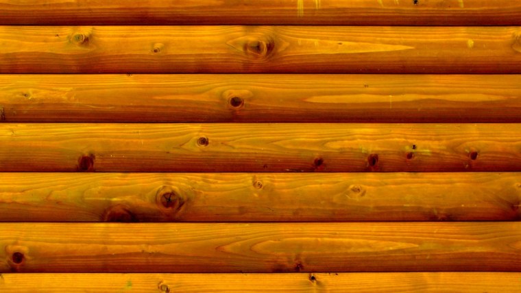 Стена из бревен