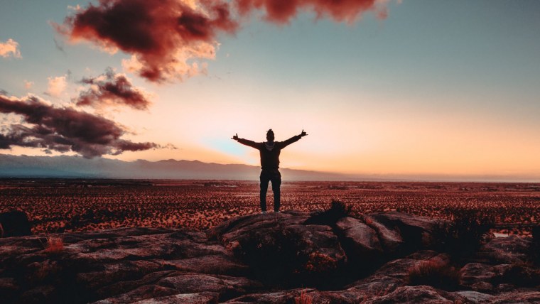 На вершине горы четверо