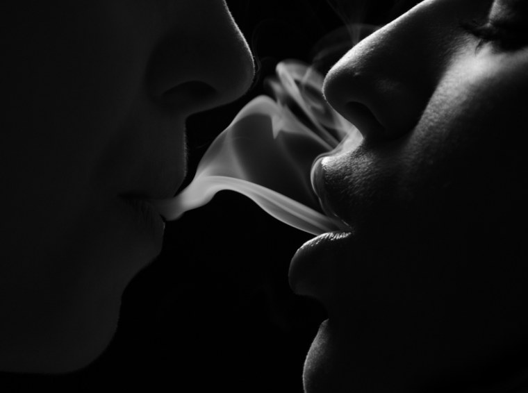 Дым изо рта в рот