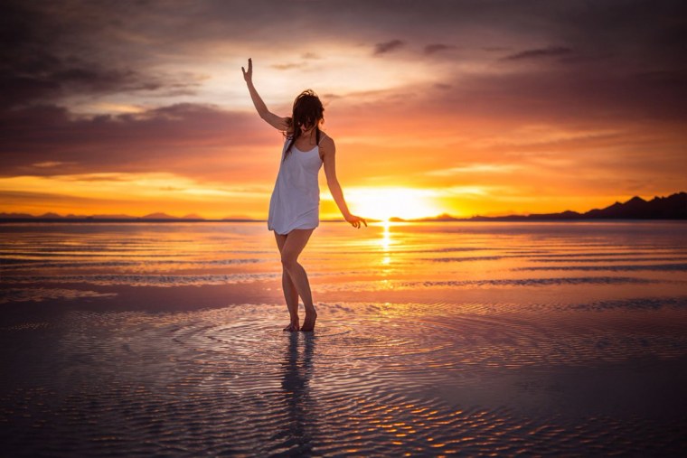 Девушка на рассвете