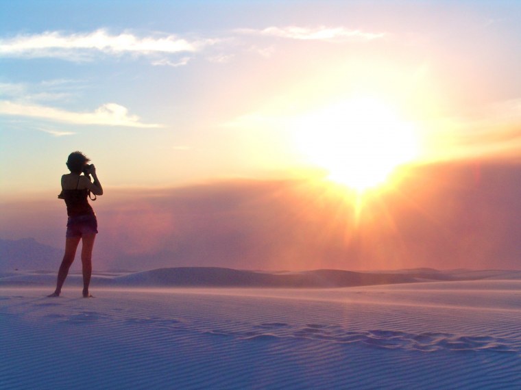 Девушка на рассвете