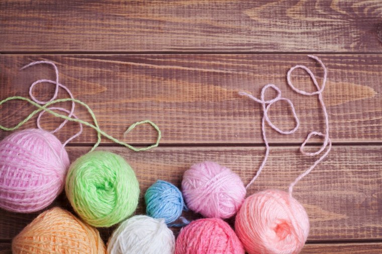 Иголка с ниткой