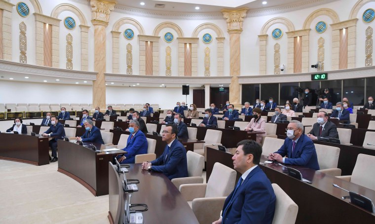 Здание парламента Казахстана