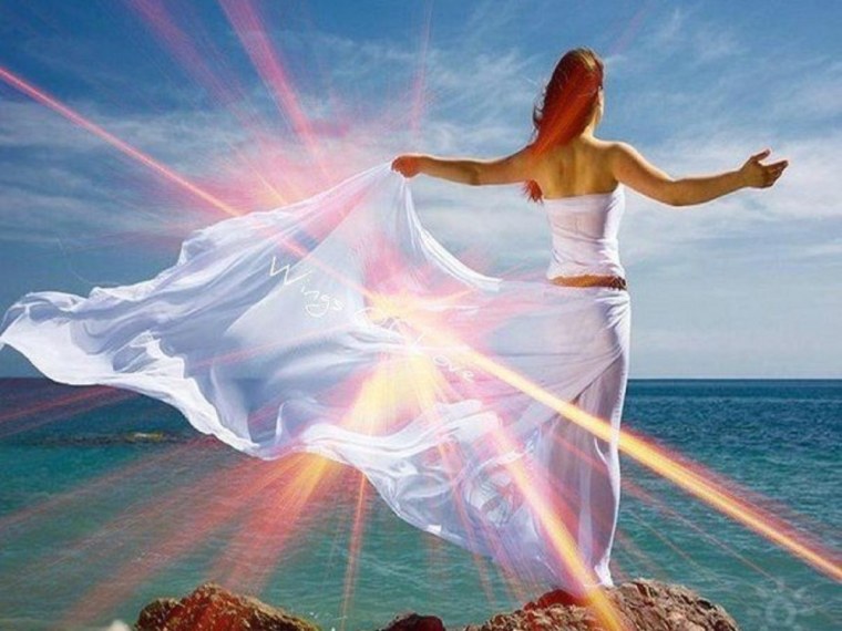 Окрыленная женщина