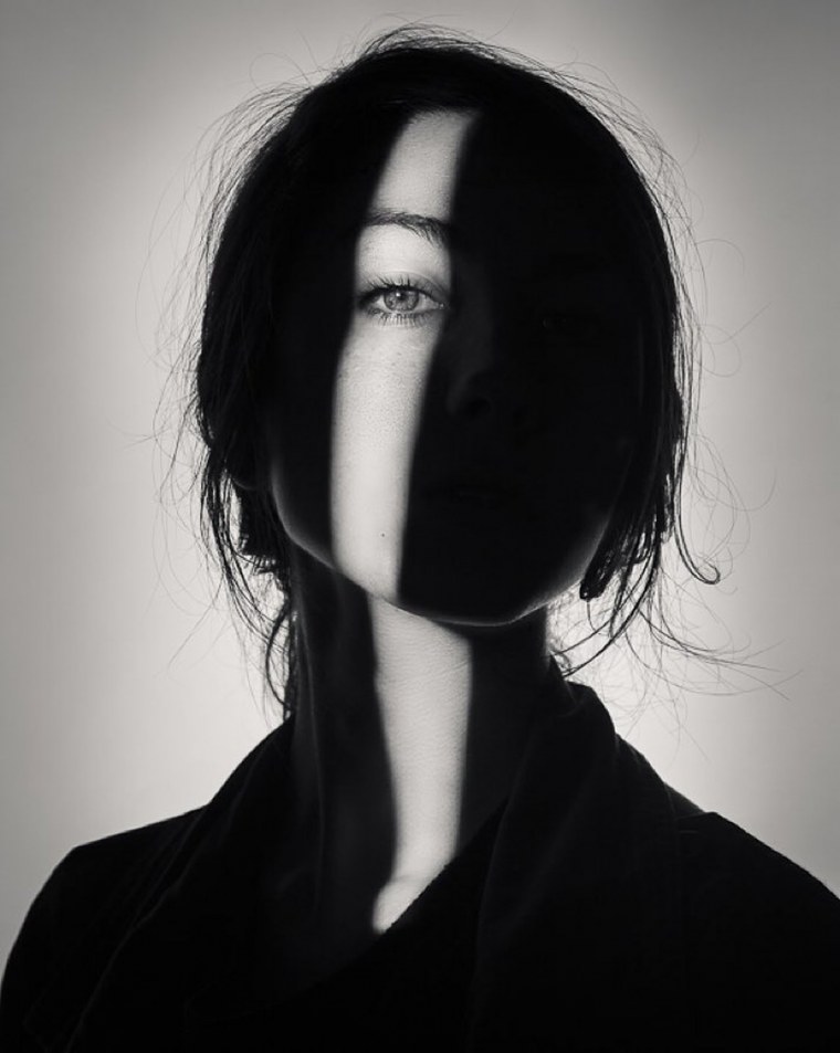 Девушка черно белое