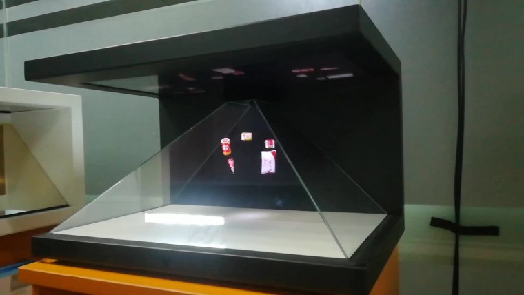 Голографическое изображение на смартфоне