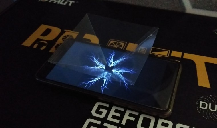 Большая голографическая пирамида