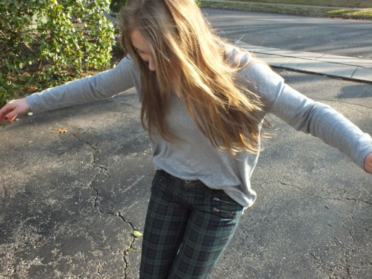 Девочка 14 лет со спины