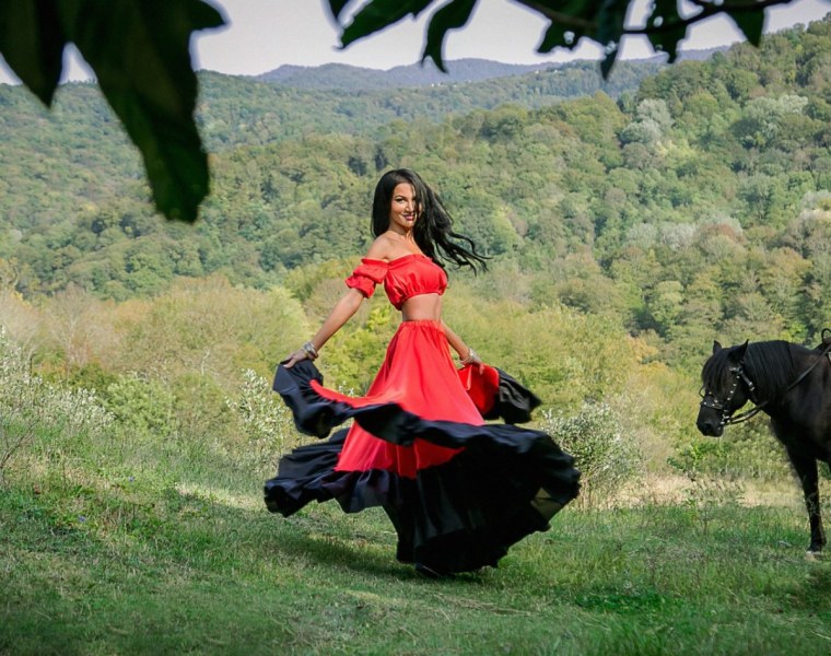 Цыганский ансамбль Бричка