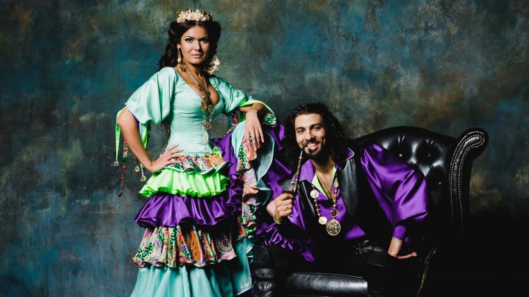 Девушки цыганки